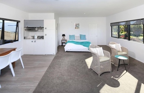 Ostend Apartamento | Pájaro en Waiheke - Quédate Waiheke