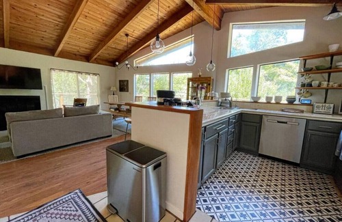 Point Reyes Station Casa | Birdsong Retreat | Hot Tub, Surrounded by Nature