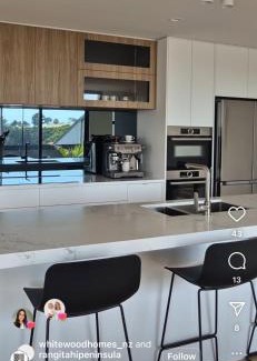 Raglan Casa | Birdsong Waterview 3 Bedroom Executive Home