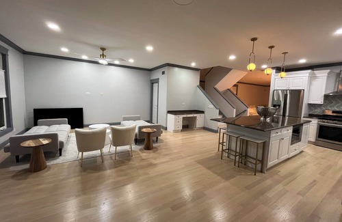 Dunning Casa | Birthday?Anniversary?Showers?3500 sq ft, sleeps 16