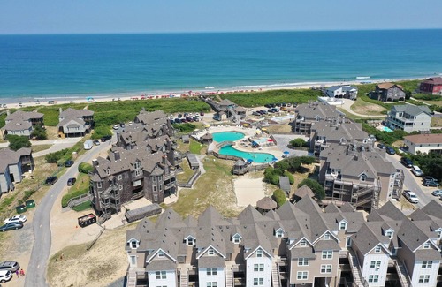 Duck Casa | BIS-Duck Resort - 2BR/2BA - Great Pools and Beach!