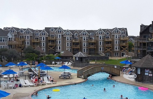 Duck Condominio | BIS-Duck Resort - 2BR/2BA - No Steps - Great Pools and Beach!