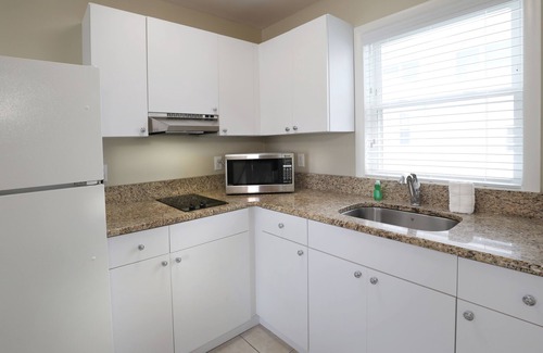 Wildwood Crest Hotel | Biscayne Family Resort