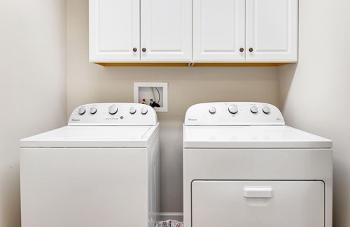 Millville Casa | Bishops Landing Townhouse with WiFi, Central AC, Patio, & Outdoor Pool/Tennis