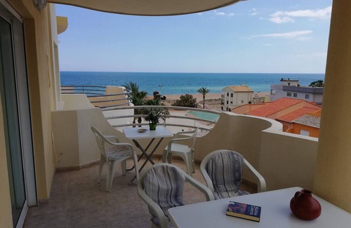 Xeraco Beach Apartamento | Apartamento con wifi, piscina, vistas al mar y acceso a la playa