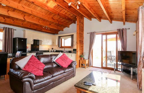Tattershall Cabaña | Bittern Lodge, TATTERSHALL LAKES COUNTRY PARK