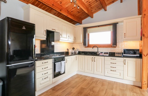 Tattershall Cabaña | Bittern Lodge, TATTERSHALL LAKES COUNTRY PARK