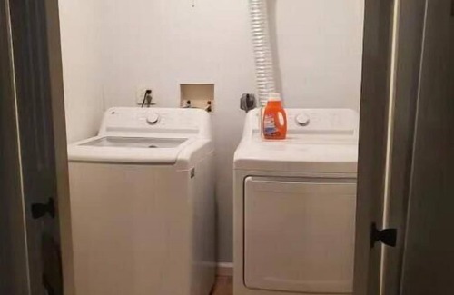 Ocean Hill Apartamento | BK Boho- Private backyard, event-friendly