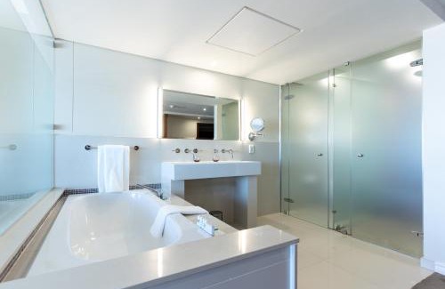Bloubergstrand Hotel | Blaauwberg Beach Hotel