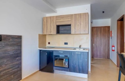 Swieqi Apartamento | Black 9: Studio Apartment in St. Julian's
