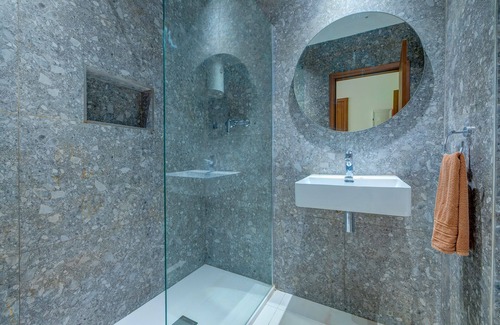 Swieqi Apartamento | Black 9: Studio Apartment in St. Julian's