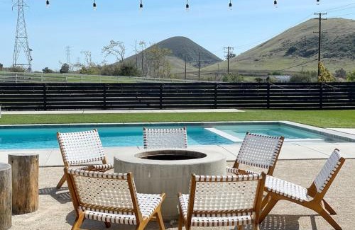 San Luis Obispo Casa | Black Barn Ranch 25 Acres Wpool Near Downtown