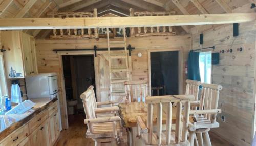Black River Falls Casa | Black Bear Cabin