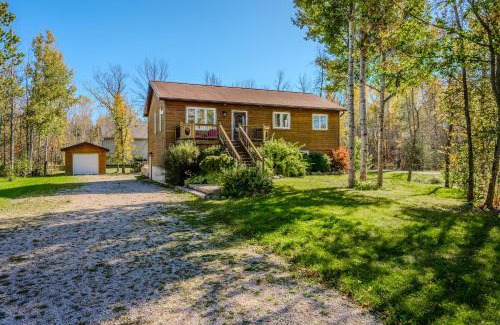 Miller Lake Casa | Black Bear - Cozy 4-season Cottage W Hot Tub