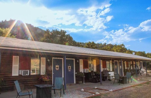 Howard Casa | Black Bear Lodge 7 Su