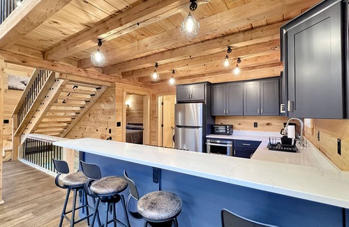 Greenville Cabina | Black Bear Lodge (Direct Access to the ATV and Snowmobile Trails!)