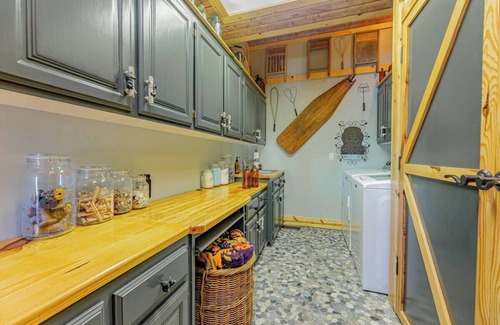 Bella Vista Casa | Black Bear Lodge - Luxury lakefront, sleeps 15