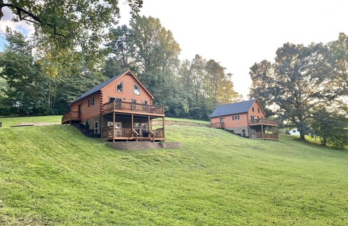 Townsend Cabina | Black Bear Retreat 2Bed 2Bath Cabin Near Bike Trail