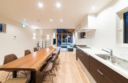 Echo Land Casa | Black Crane Chalet
