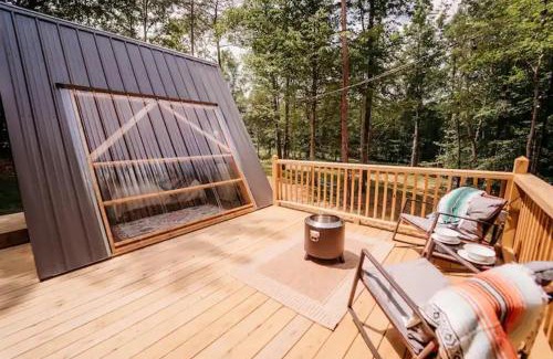 Robbins Otro | Black Creek Glamping near Brimstone