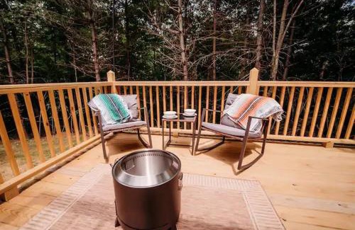 Robbins Otro | Black Creek Glamping near Brimstone