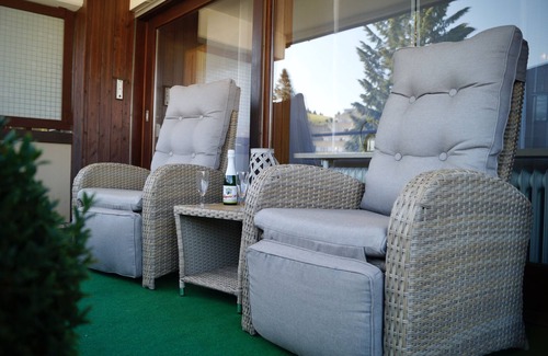 Schoenwald Apartamento | "Black Forest always works" Large apartment with large south-facing balcony, WiFi and Magenta TV