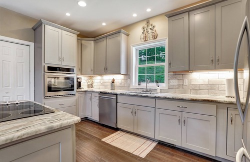 Helfenstein Casa | Black Diamond Retreat | Lakefront w/ Dock + Game Room!