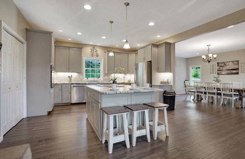 Helfenstein Casa | Black Diamond Retreat | Lakefront w/ Dock + Game Room!