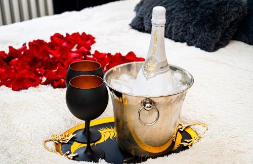 Nove Mesto Apartamento | Black Diamond Suite