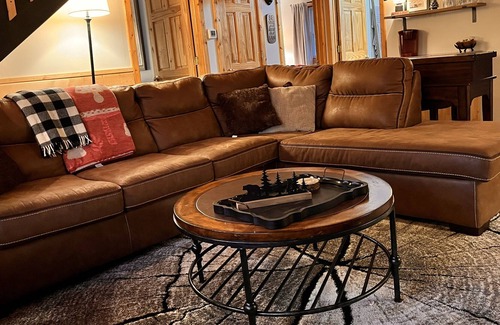 Mason Cabina | Black Dog Retreat - Northwoods Cabin