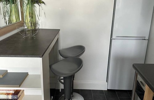 Dunstable Apartamento | Black Door MALT-Huku Kwetu (Dunstable)