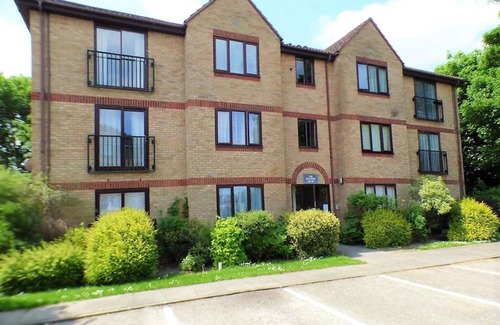 Dunstable Apartamento | Black Door MALT-Huku Kwetu (Dunstable)