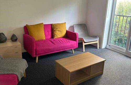 Dunstable Apartamento | Black Door MALT-Huku Kwetu (Dunstable)