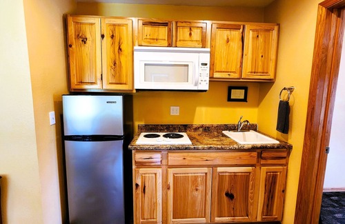 Hill City Otro | Black Elk Resort Cottages and RV Park