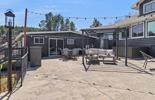 Rapid City Cabaña | Black Forest Cottage - Black Forest Inn Bed and Breakfast