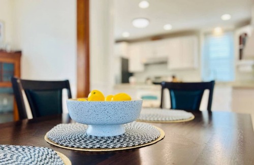 Pittsburgh Casa | Black & Gold Charm on Mt. Washington with Garage!