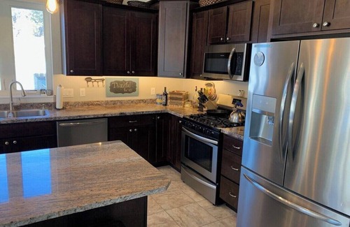 Hill City Casa | Black Hills 5 bedroom home with Hot Tub