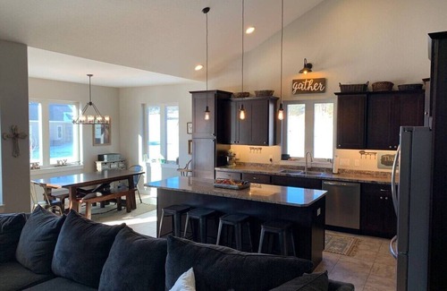 Hill City Casa | Black Hills 5 bedroom home with Hot Tub
