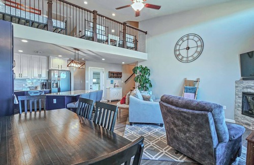 Hermosa Casa | Black Hills Barndo, Game Room, Hot Tub