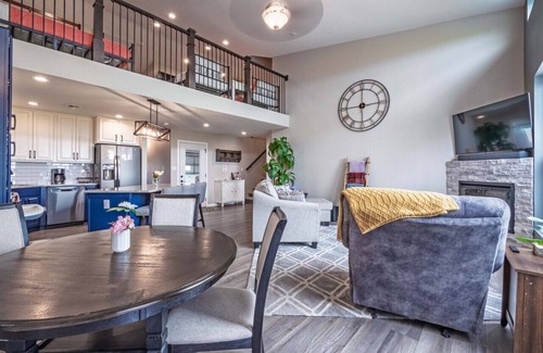 Hermosa Casa | Black Hills Barndo-Hot Tub & Massage Chair