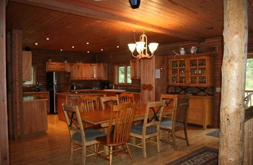 Nemo Casa | Black Hills Diamond Dale Vacation Log Home Cabaña