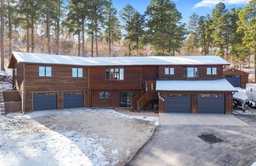 Deadwood Casa | Black Hills Mountain View Manor 3 Bedroom/2 Bath