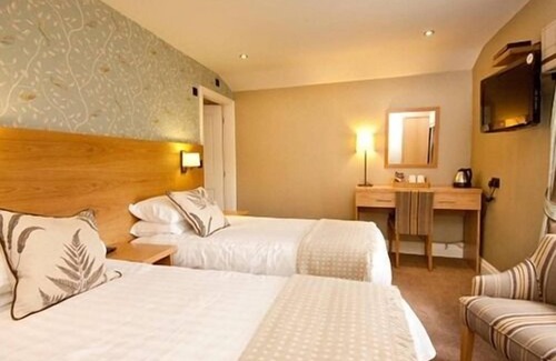 Llanfair Talhaiarn Casa | Black Lion Hotel