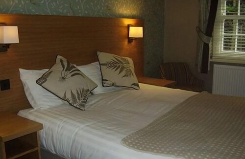Llanfair Talhaiarn Casa | Black Lion Hotel