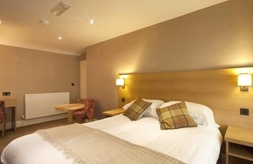 Llanfair Talhaiarn Casa | Black Lion Hotel