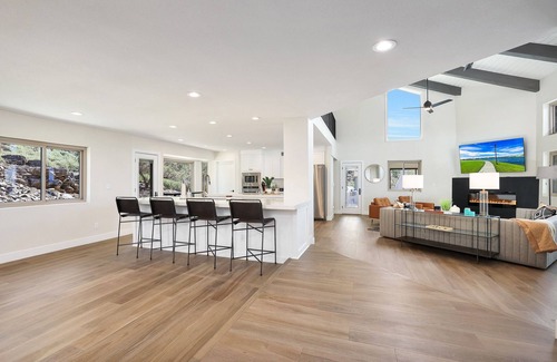 Surrey Hills Casa | Black Mountain Gem! Designer Completely Renovated!