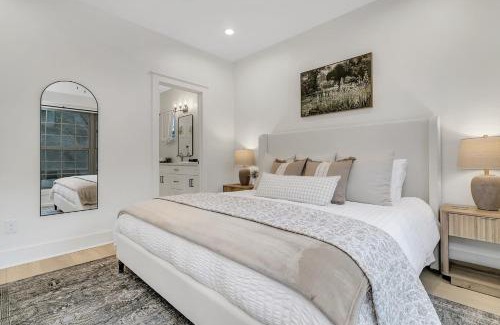 Black Mountain Casa | Black Mountain Getaway with Stunning Views