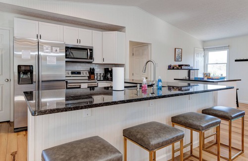 Black Mountain Casa | Black Mountain Retreat! Pool/HotTub/Games/FirePit