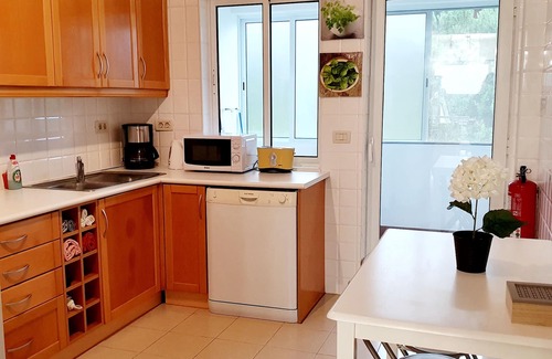 Vila Franca do Campo Condominio | Black'nYellow Place