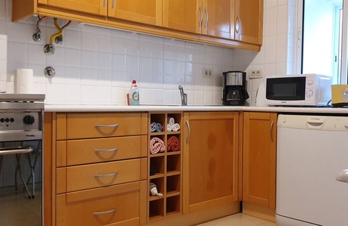 Vila Franca do Campo Condominio | Black'nYellow Place